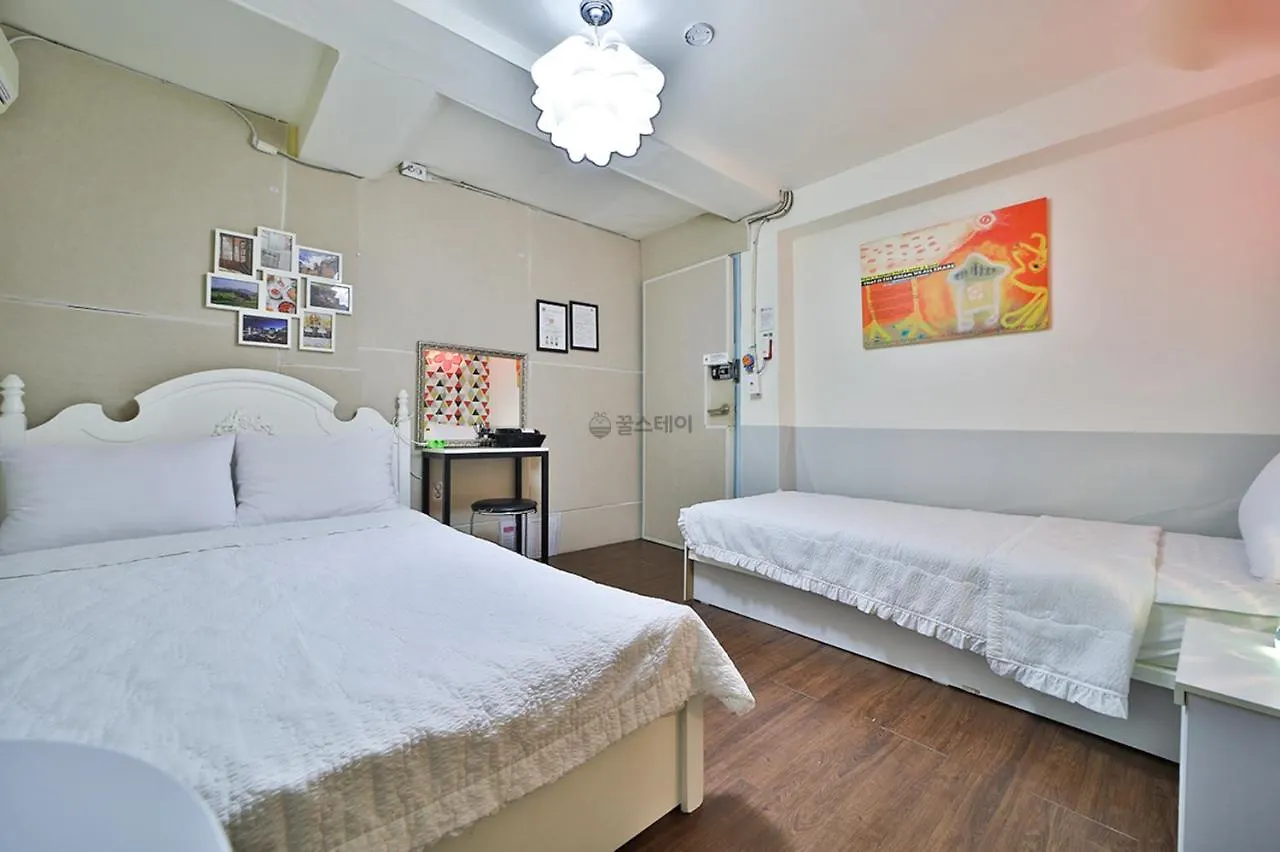 Hongdae Style Guesthouse Seoul South Korea